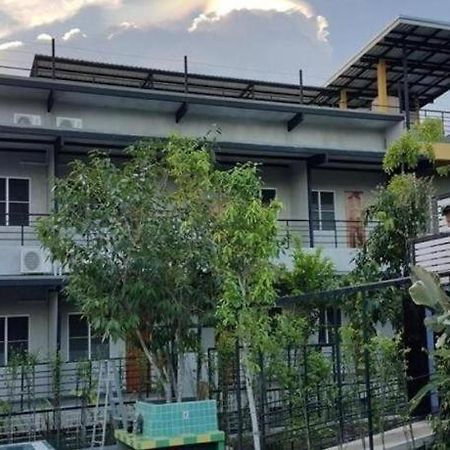 农布花园酒店 Nong Bua Lamphu 外观 照片